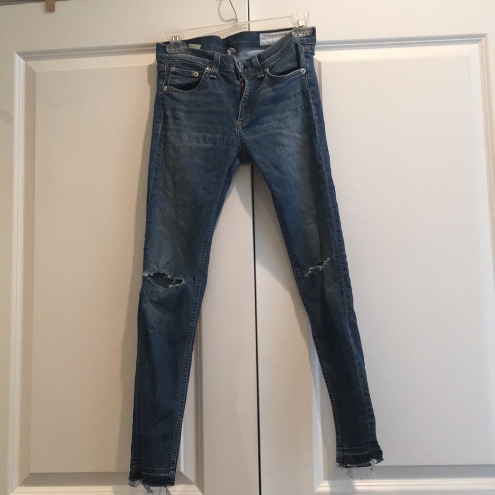 Mid rise skinny jean